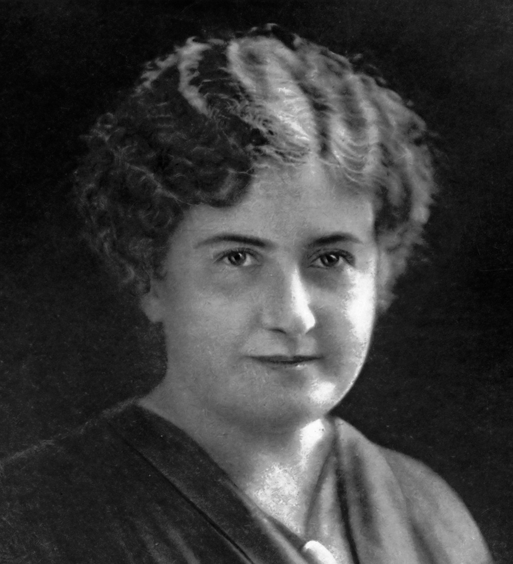 Maria_Montessori_portrait